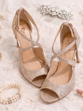 Jewel Badgley Mischka Glitter Heels Size 9 Gold Wedding Party Pumps